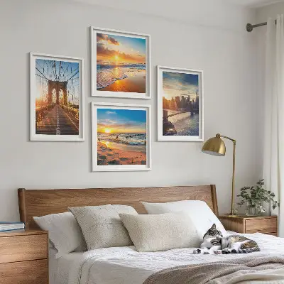 Set van posters met lijst met afbeeldingen van bruggen en zonsondergangen in de stad
