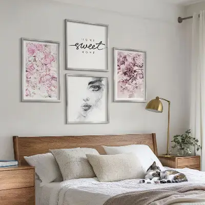 Pioenrozen, portret van een vrouw, thuis meerluik in lijst