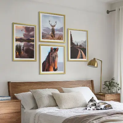 Berglandschap met rendieren en paarden meerluik in lijst