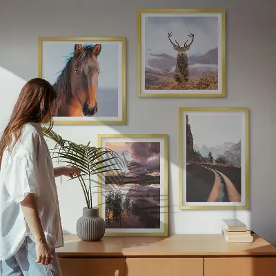Berglandschap met rendieren en paarden meerluik in lijst