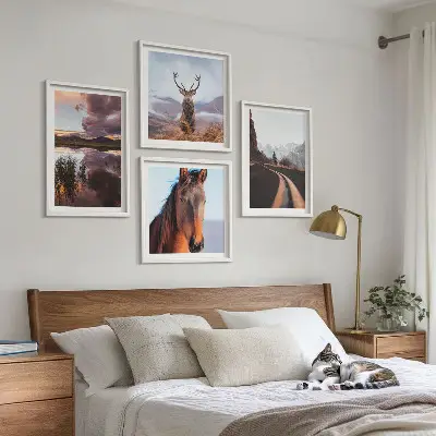 Berglandschap met rendieren en paarden meerluik in lijst