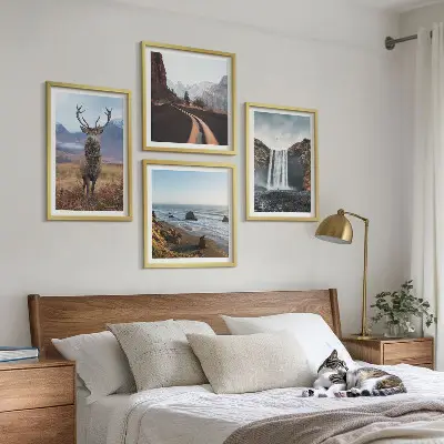 Meerluik in lijst met berglandschappen, watervallen, herten en stranden