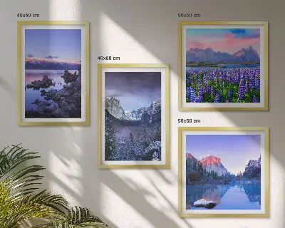 Set van posters met lijst berglandschappen, water en een bloemenveld
