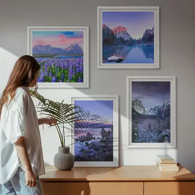 Set van posters met lijst berglandschappen, water en een bloemenveld