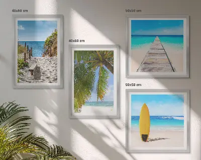 Meerluik in lijst vakantie-uitzicht met strand en palmbomen