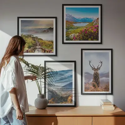 Posterset met lijsten berglandschap met meer en herten