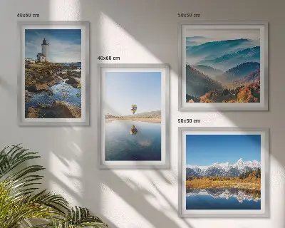 Set van posters met lijst met uitzicht op de natuur, de vuurtoren en de bergen