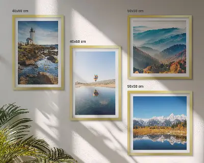 Set van posters met lijst met uitzicht op de natuur, de vuurtoren en de bergen