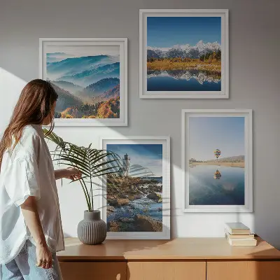 Set van posters met lijst met uitzicht op de natuur, de vuurtoren en de bergen