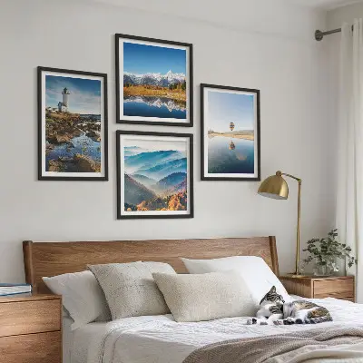 Set van posters met lijst met uitzicht op de natuur, de vuurtoren en de bergen