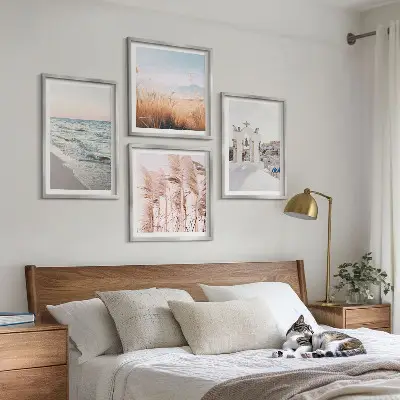 Poster set met lijst met afbeeldingen van planten zeegolven uitzicht en huizen