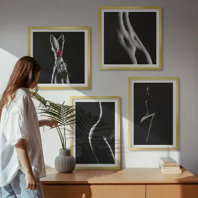 Zwart-witte vrouwelijke vormen meerluik in lijst