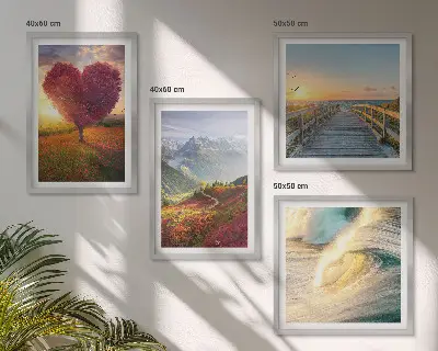 Set van posters met lijst met afbeeldingen van landschappen, bergen, golven, bomen, harten en een pier