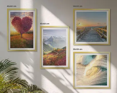 Set van posters met lijst met afbeeldingen van landschappen, bergen, golven, bomen, harten en een pier
