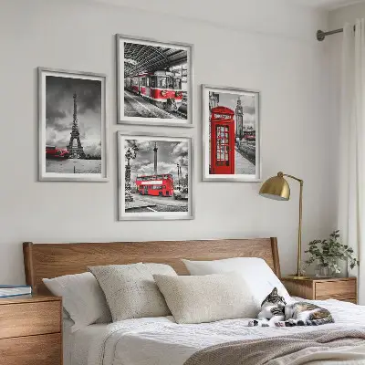 Set van posters met lijst iconische steden Londen en Parijs spoorwegthema
