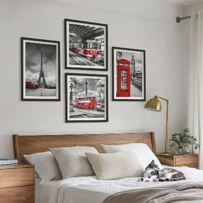 Set van posters met lijst iconische steden Londen en Parijs spoorwegthema