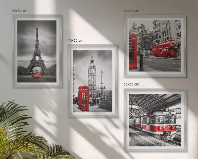 Set posters met lijst met afbeelding van rode bussen in de stad