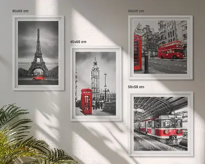 Set posters met lijst met afbeelding van rode bussen in de stad