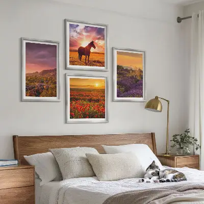 Set posters met lijst berglandschap met paard en lavendel