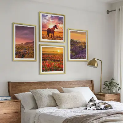 Set posters met lijst berglandschap met paard en lavendel