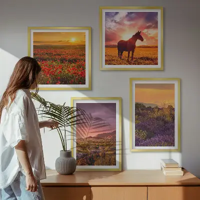 Set posters met lijst berglandschap met paard en lavendel