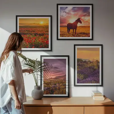 Set posters met lijst berglandschap met paard en lavendel