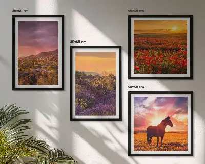 Set posters met lijst berglandschap met paard en lavendel