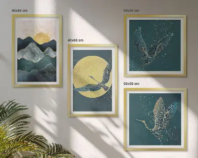 Set posters met lijst met afbeelding van kraanvogels bij de maan en bergen
