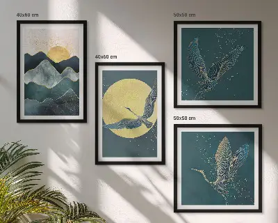 Set posters met lijst met afbeelding van kraanvogels bij de maan en bergen