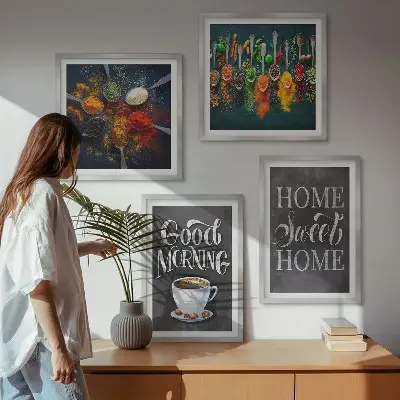Poster set met lijsten met afbeeldingen van specerijen, koffie en kruiden