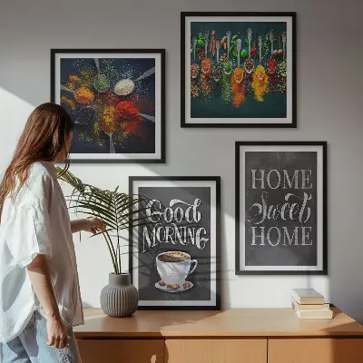Poster set met lijsten met afbeeldingen van specerijen, koffie en kruiden