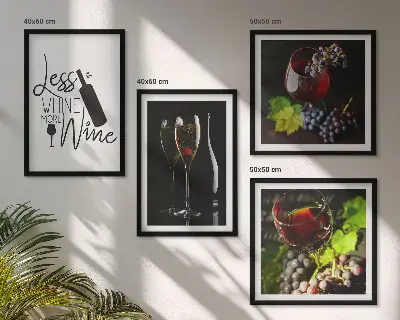 Set van posters met lijst Wijnglazen met druiven en opschrift.