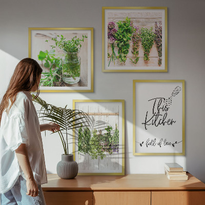 Set van posters met lijst Kruidenplanten voor in de keuken om te drogen