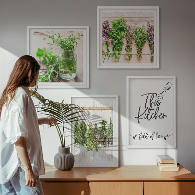 Set van posters met lijst Kruidenplanten voor in de keuken om te drogen