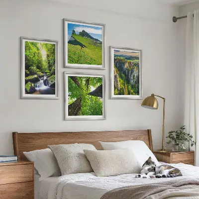 Groene bergen, waterval en bos meerluik in lijst