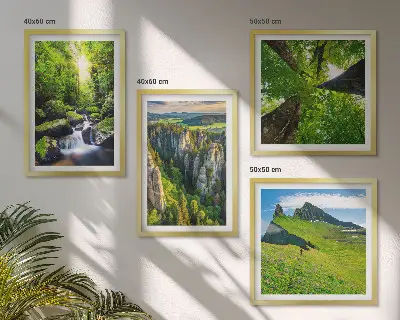 Groene bergen, waterval en bos meerluik in lijst