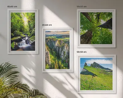 Groene bergen, waterval en bos meerluik in lijst