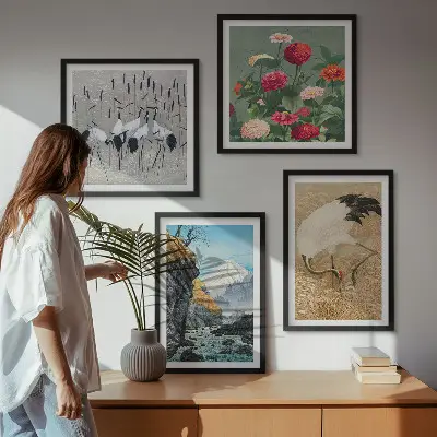 Meerluik in lijst met een afbeelding van bergen, een rivier, bloemen en kraanvogels