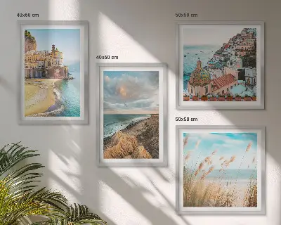 Meerluik in lijst met landschappen van strand, stad en kliffen