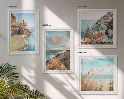 Meerluik in lijst met landschappen van strand, stad en kliffen
