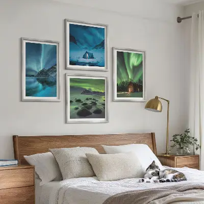 Posterset met lijsten winterlandschap met bergen en noorderlicht