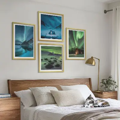 Posterset met lijsten winterlandschap met bergen en noorderlicht