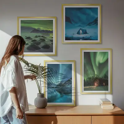 Posterset met lijsten winterlandschap met bergen en noorderlicht