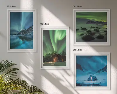 Posterset met lijsten winterlandschap met bergen en noorderlicht