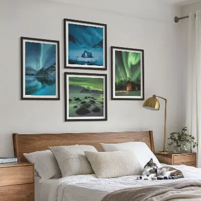 Posterset met lijsten winterlandschap met bergen en noorderlicht