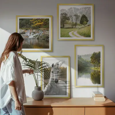 Witte paarden bij de rivier meerluik in lijst