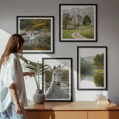 Witte paarden bij de rivier meerluik in lijst