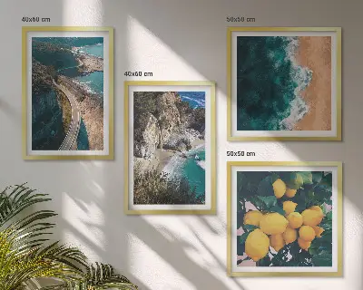 Set van posters met lijst met afbeeldingen van zee, strand, citroenen en bergen