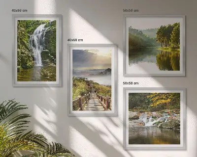 Set posters met lijst met afbeeldingen van watervallen bergen wolken en herfst