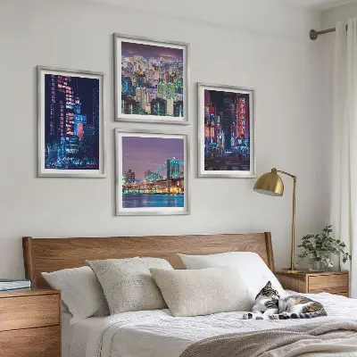Nachtsteden met neonlichten set van posters met lijst